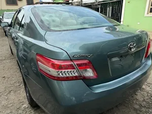 Toyota Camry LE 4dr Sedan (2.5L 4cyl 6A) 2011 Green
