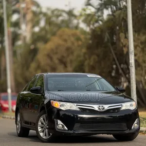 Toyota Camry XLE 4dr Sedan (2.5L 4cyl 6A) 2013 Black