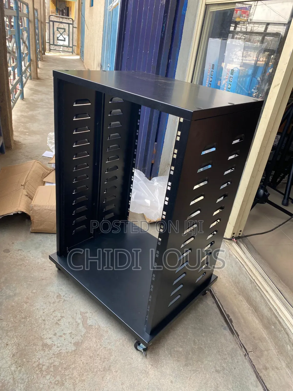 12 Units Open Amprack