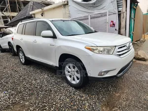 Toyota Highlander SE 2012 White