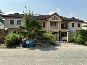 2bdrm Apartment in Lekki Phase 1 for rent