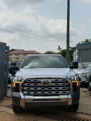 Toyota Tundra 1794 Edition CrewMax 5.5' Bed 2024 Gray