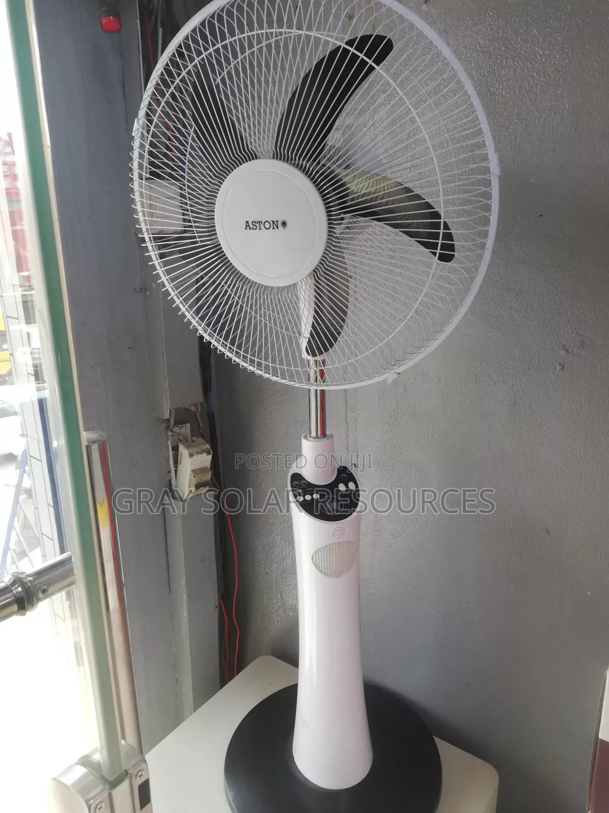 Aston Ac Dc Solar Fan With Remote