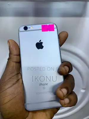 Apple iPhone 6s 32 GB Gray