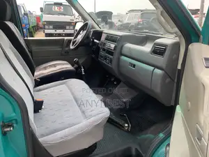Volkswagen Transporter 2005 Green