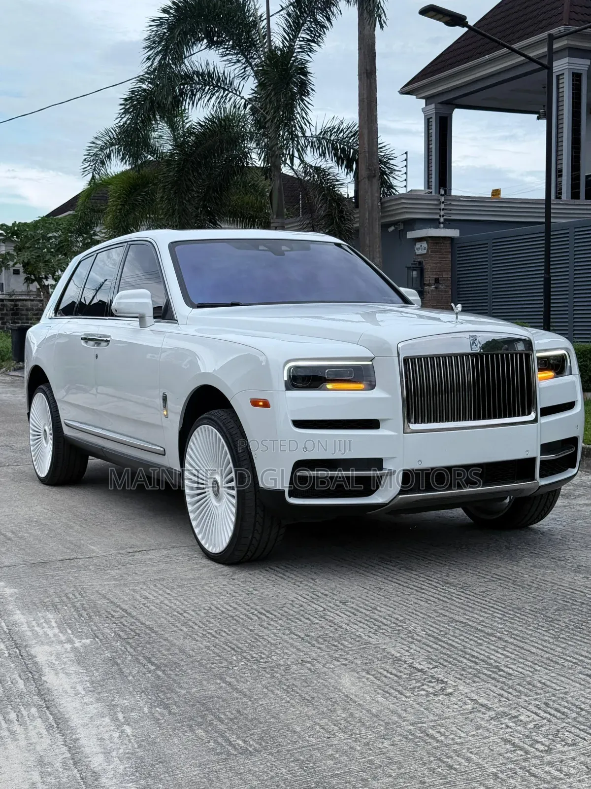 Rolls-Royce Cullinan Base 2020 White