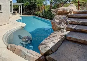 Swimming Pool Exquisite Engineer/ Contractor