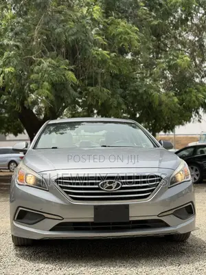 Hyundai Sonata Base Sedan FWD (2.4L 4cyl 6A) 2016 Gray