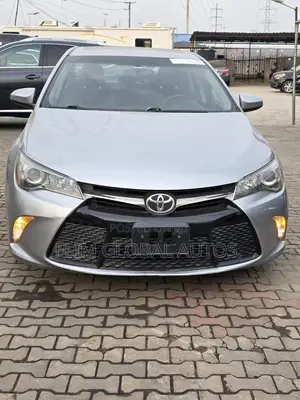 Toyota Camry SE 4dr Sedan (2.5L 4cyl 6A) 2015 Silver