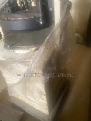 Neatly Used Macadam Bun Divider