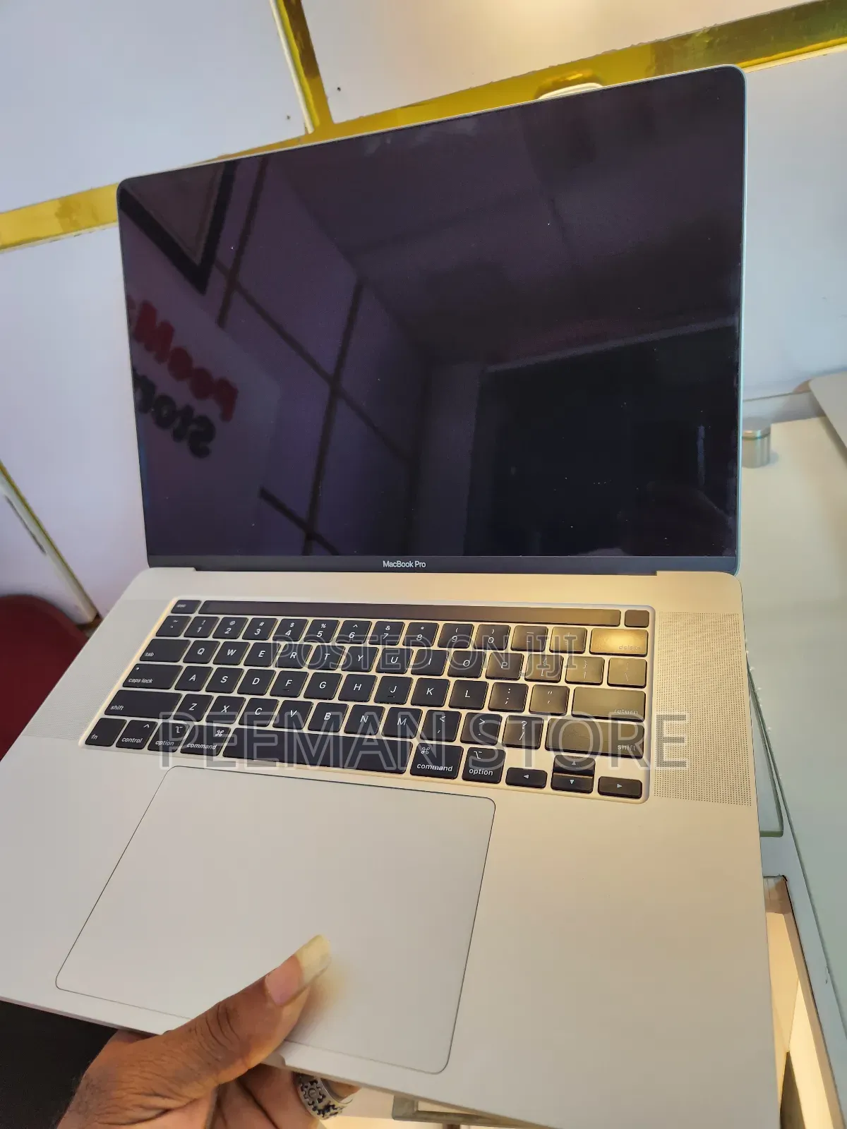 Laptop Apple MacBook Pro 2019 16GB Intel Core i9 SSD 1T
