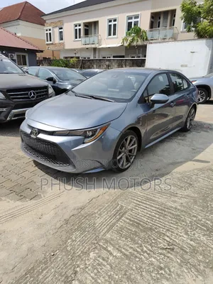 Toyota Corolla LE 2021 Blue