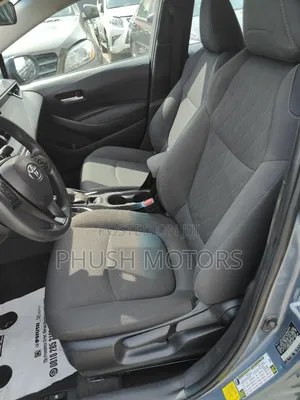 Toyota Corolla LE 2021 Blue