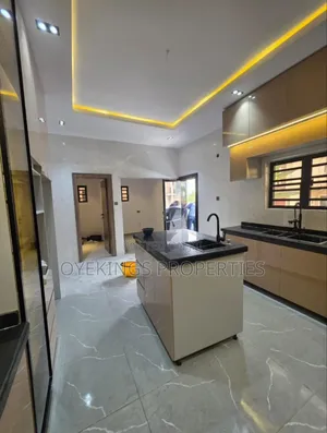 4bdrm Duplex in Carlton Gate Estate, Akobo for sale