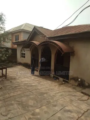 3bdrm Bungalow in Ire Akari, Akala Express for sale
