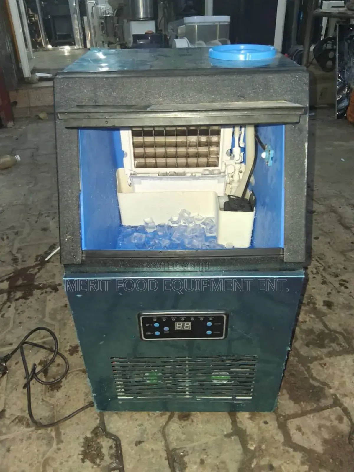 Ice Cube Maker