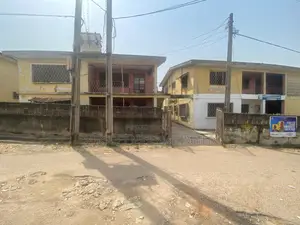 20bdrm Block of Flats in CHallenge / Ibadan for sale