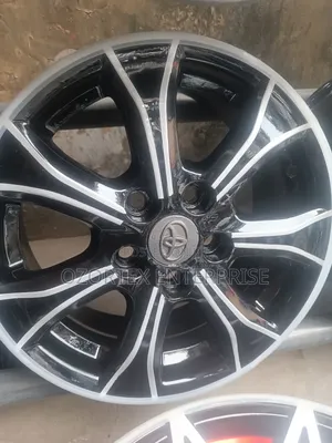 16rim For Toyota Camry Black And White