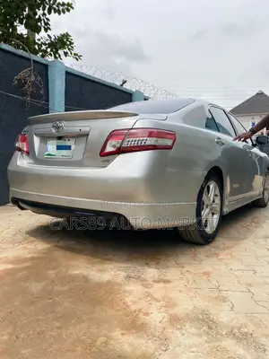 Toyota Camry 2011 Silver