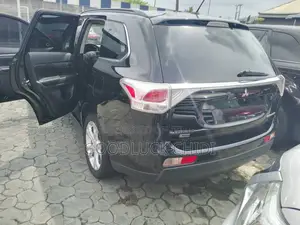 Mitsubishi Outlander 2013 Black