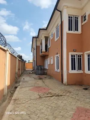 3bdrm Block of Flats in Promise Land Estate, Akala Express for sale