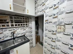 Furnished 3bdrm Block of Flats in Olugbosi Close, Adeola Odeku for rent