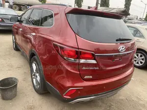 Hyundai Santa Fe SE Ultimate AWD 2018 Red
