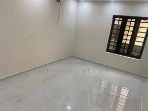 3bdrm Apartment in Ikeja G.R.A for rent