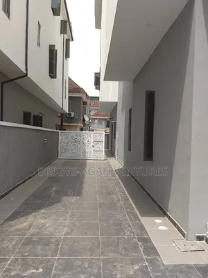 5bdrm Duplex in Ikeja G R.A for rent