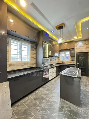 5bdrm Duplex in Osapa london for sale