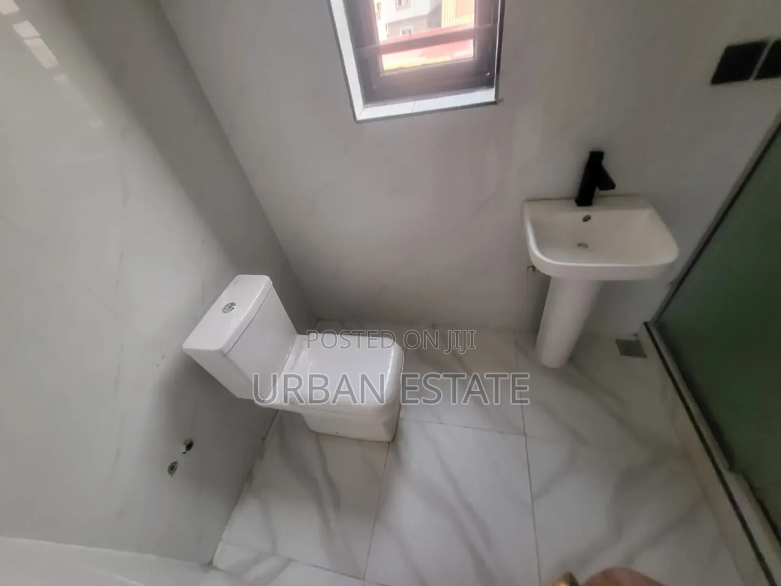 5bdrm Duplex in Magodo Gra Phase 1 for rent