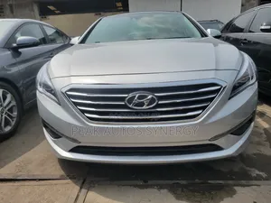 Hyundai Sonata Limited Sedan FWD (2.4L 4cyl 6A) 2016 Silver