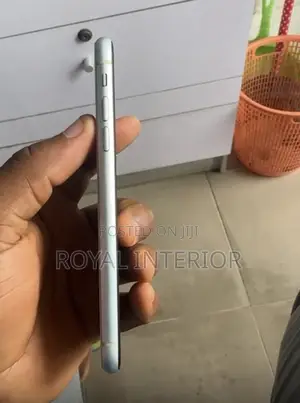 Apple iPhone XR 64 GB White