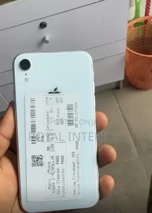 Apple iPhone XR 64 GB White