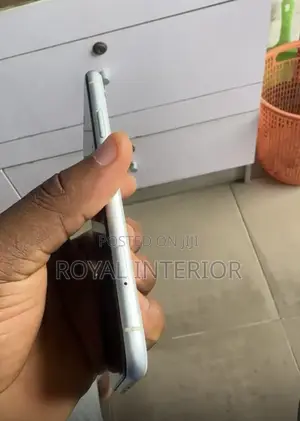 Apple iPhone XR 64 GB White