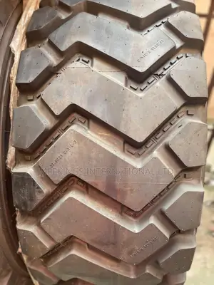Brand New 23.5r25 Radial Tyre Rockburster Available