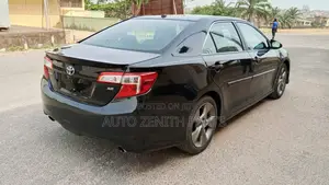 Toyota Camry SE 4dr Sedan w/Prod. End 11/13 (3.5L 6cyl 6A) 2014 Black