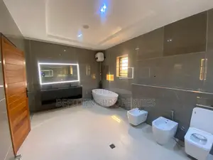 7bdrm Mansion in Ikeja GRA for sale