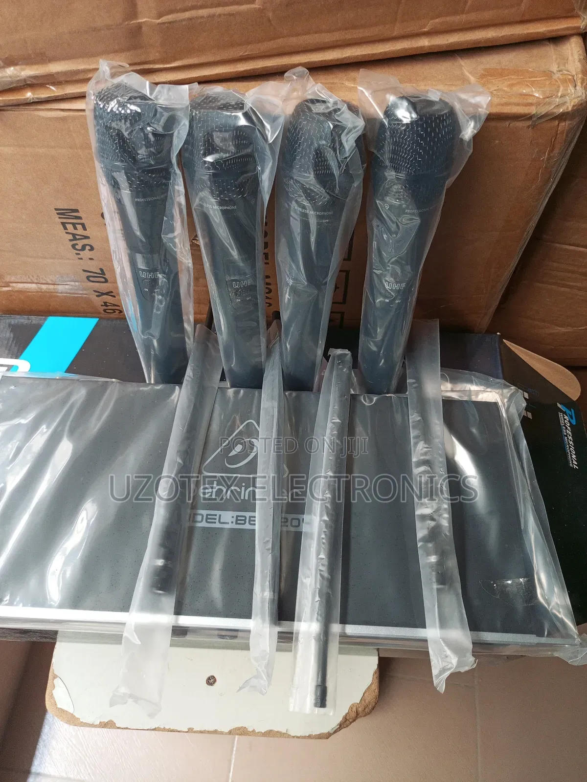 4in1 Mic Wireless Behringer