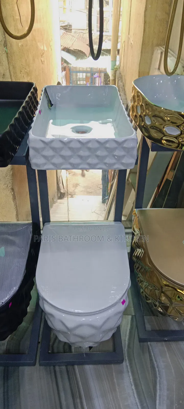 Rock Conceal Water Closet