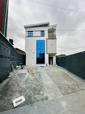 4bdrm Duplex in Gbagada for sale
