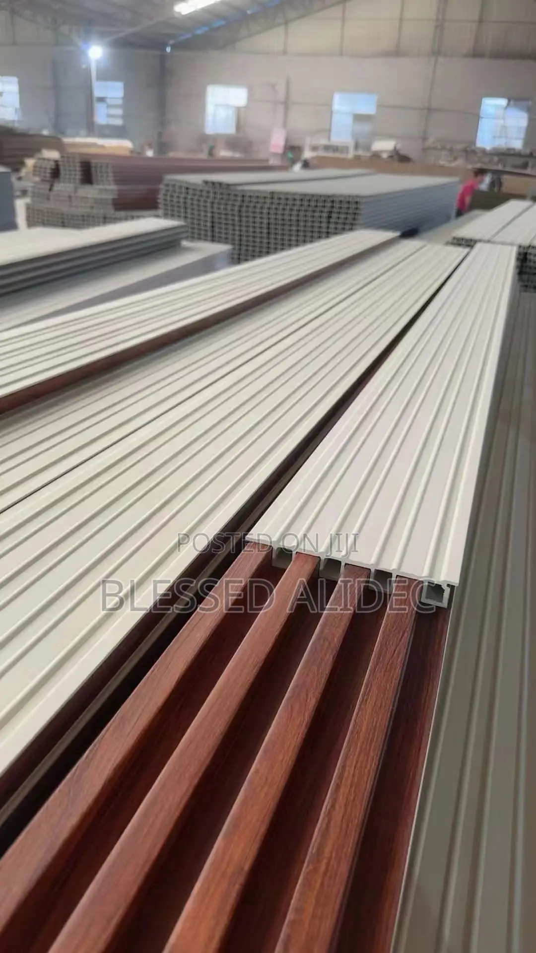 Fluted Wallpanl