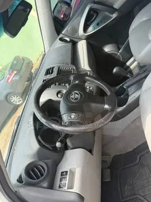Toyota RAV4 3.5 Limited 2010 White
