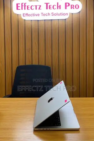 Laptop Apple MacBook Pro 2021 M1 16GB Apple M1 Pro SSD 512GB