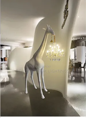 Giraffe-shaped Floor Lamp