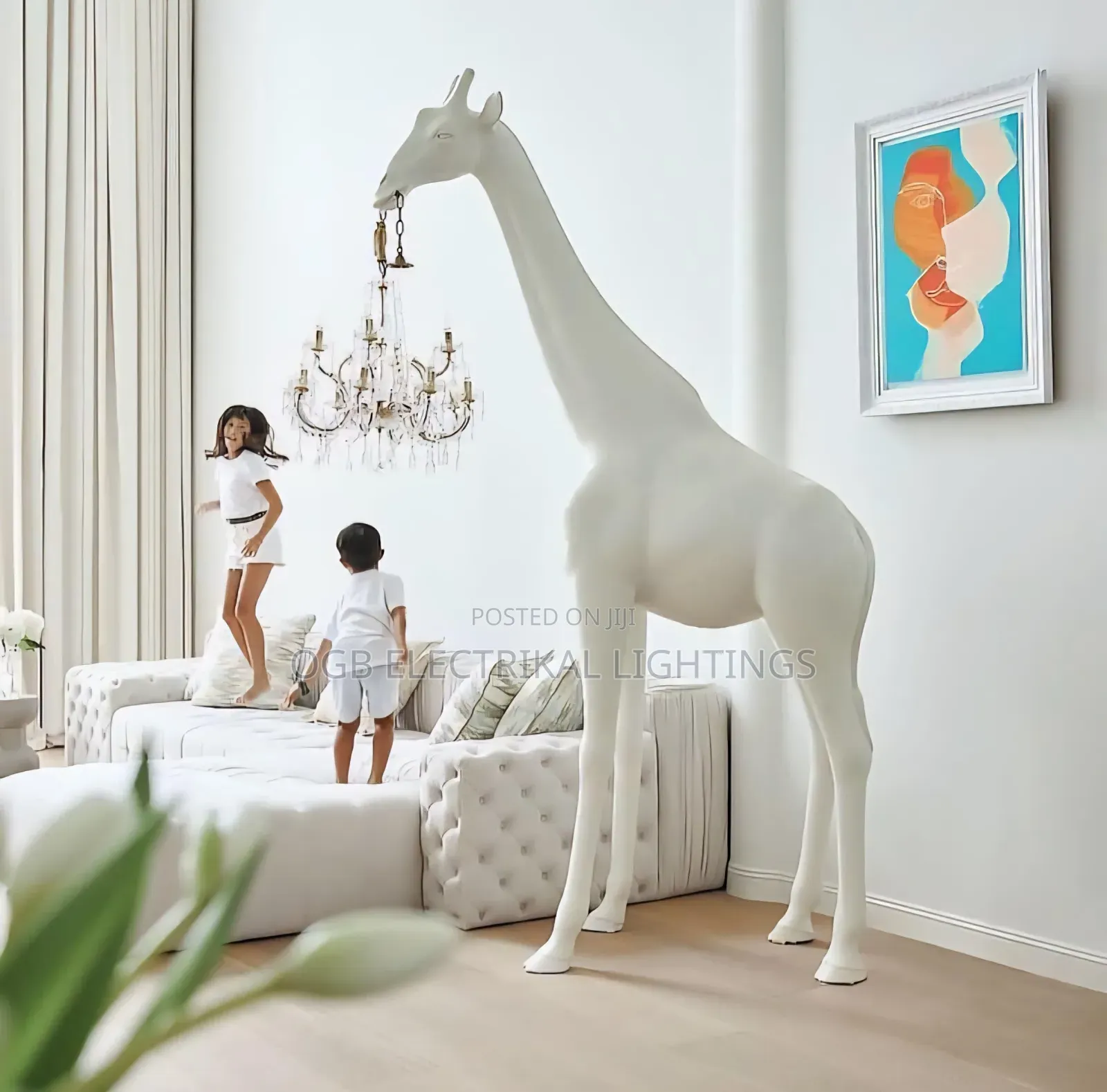 Giraffe-shaped Floor Lamp
