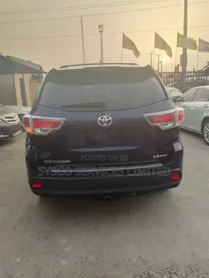 Toyota Highlander LE 4dr SUV AWD (3.5L 6cyl 6A) 2014 Blue