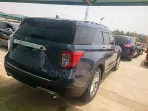 Ford Explorer Limited 2021 Blue
