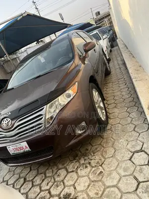 Toyota Venza XLE 2010 Brown