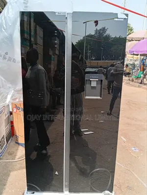 Hisense Fridge With Glass and Water Dispenser